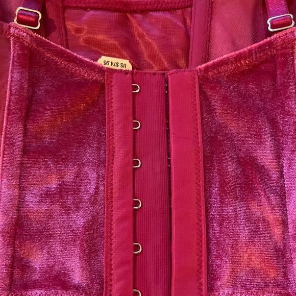 VICTORIA’S SECRET CLARET RED UNLINED LACE UP VELVET CORSET TOP - Picture 7 of 7